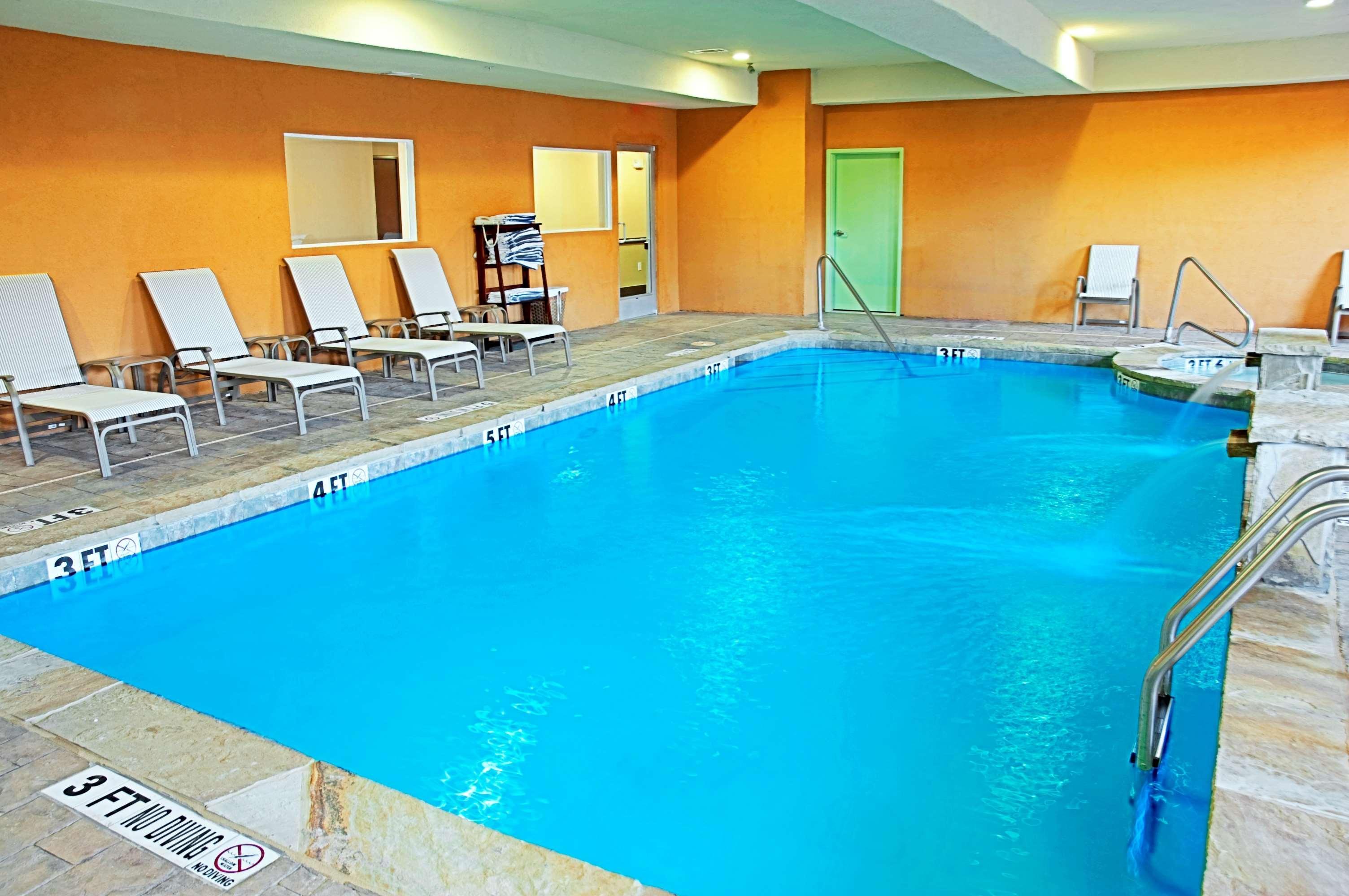 Best Western Bowie Inn & Suites Екстериор снимка