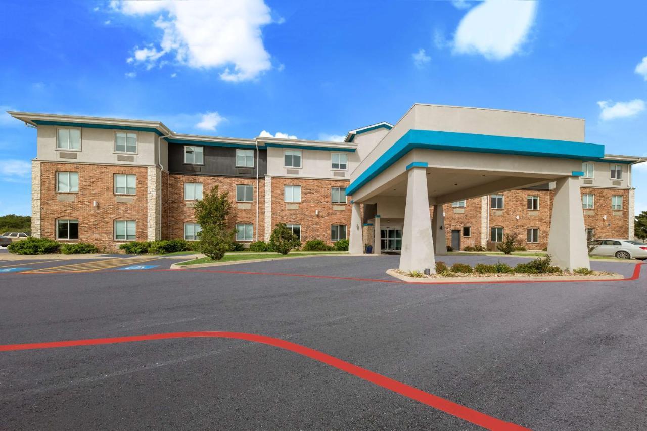 Best Western Bowie Inn & Suites Екстериор снимка