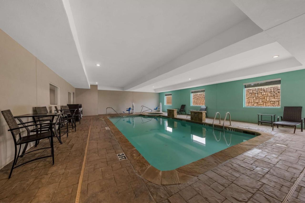 Best Western Bowie Inn & Suites Екстериор снимка