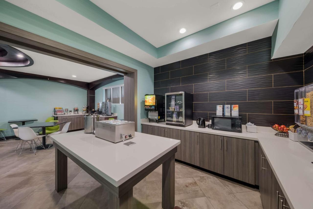 Best Western Bowie Inn & Suites Екстериор снимка
